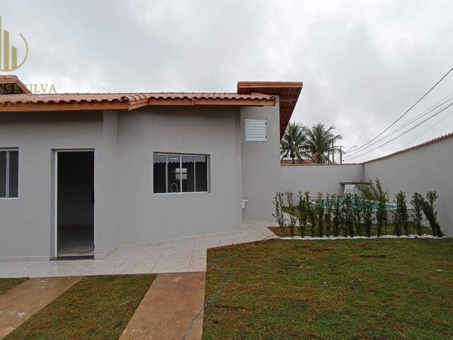 #C115 - Casa com Piscina para Venda em Itanhaém - SP